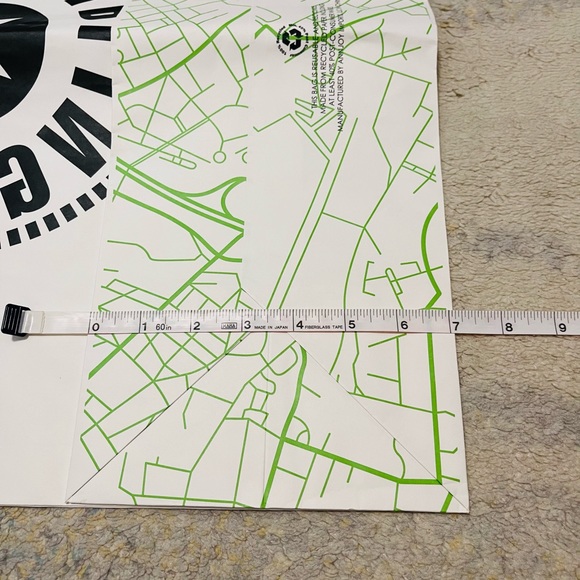 Brand New Kipling Signature X-Large Paper Shopping Bag In White - Picture 7 of 7